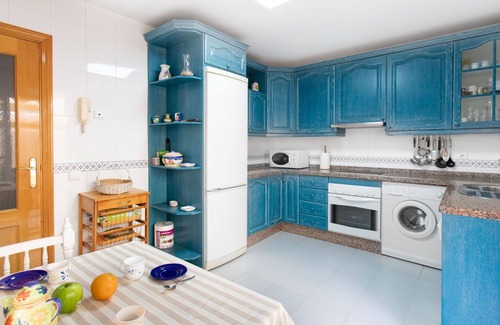 Torre de Benagalbon Casa | Estupenda casa de vacaciones para 6 personas con piscina, WIFI, A/C, TV, terraza y aparcamiento