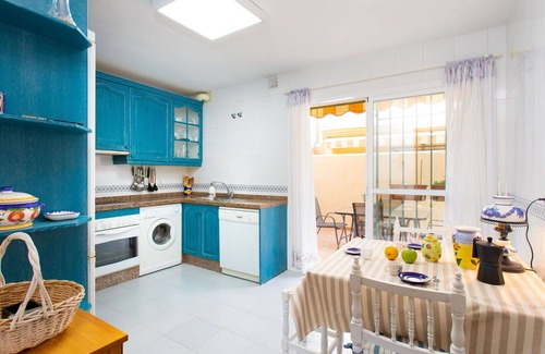 Torre de Benagalbon Casa | Estupenda casa de vacaciones para 6 personas con piscina, WIFI, A/C, TV, terraza y aparcamiento