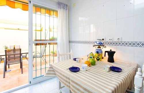 Torre de Benagalbon Casa | Estupenda casa de vacaciones para 6 personas con piscina, WIFI, A/C, TV, terraza y aparcamiento