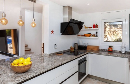 Santa Cristina de Aro Casa | Casa de vacaciones privada con piscina privada, WIFI, A/C, patio, vista panorámica, aparcamiento