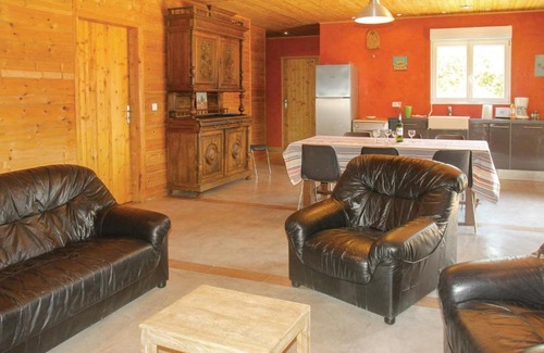 Saint-Paul-Trois-Chateaux Casa | Beautiful home in St Paul Trois Chteaux with 3 Bedrooms, WiFi and Outdoor swimming pool