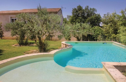 Saint-Paul-Trois-Chateaux Casa | Beautiful home in St Paul Trois Chteaux with 3 Bedrooms, WiFi and Outdoor swimming pool