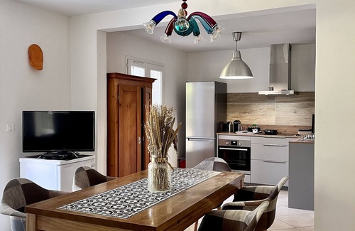 Santa-Lucia-di-Moriani Apartamento | Beautiful privately furnished holiday flat