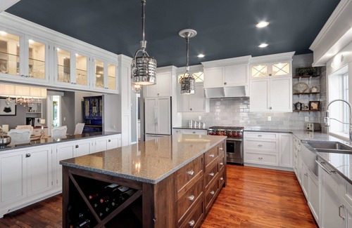 Glenwood Springs Casa | Beautiful Lake Geneva Lakefront home adorably decorated in sought after Fontana!