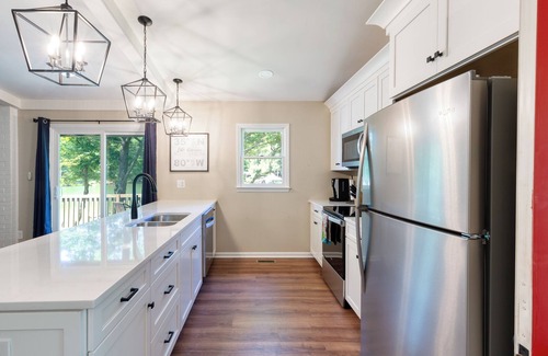 Terrell Casa | Beautiful & Updated Lakefront Getaway on a Peaceful Deep-Water Cove!
