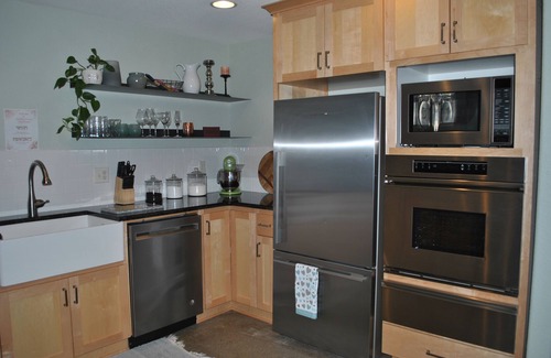 Molalla Casa | Beautiful 1,400 sq ft guesthouse on country property mins. from Silverton.