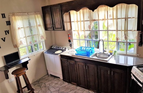 St. George's Apartamento | Beautiful 1-Bed Apartment in Saint George's