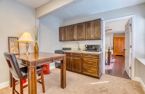 Southern Oaks Apartamento | Beautiful 1 Bed Studio Overlooking Pool Oasis
