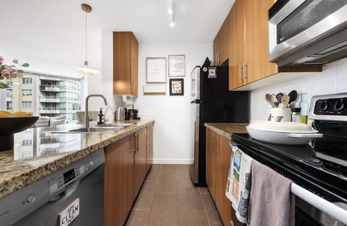 Gastown Apartamento | Beautiful 1 bedroom apartament with hot-tube, pool and gym in the heart of city