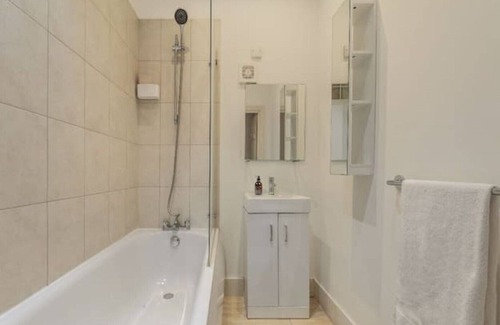 St. Johns Wood Apartamento | Beautiful 1 bedroom flat by Marylebone station!