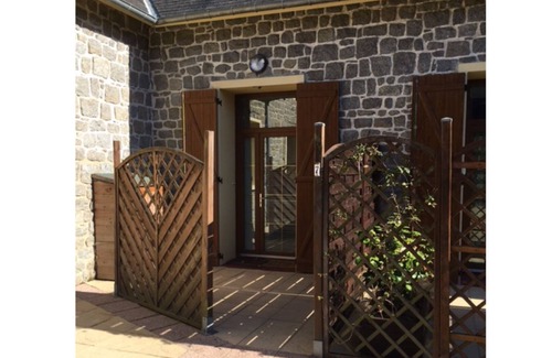 Pleurtuit Apartamento | Hermoso apartamento de 1 habitación en Pluertuit con piscina climatizada al aire libre