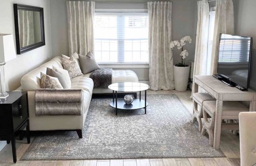 Lido Beach Apartamento | Beautiful 1 bedroom apt, Private Beach