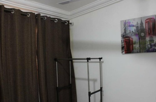 Ashaiman Casa | Precioso apartamento de 1 habitación, con recibidor, cocina, aseo y baño con parking gratuito.