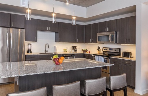 West End Condominio | Beautiful 1 bedroom with rooftop pool!