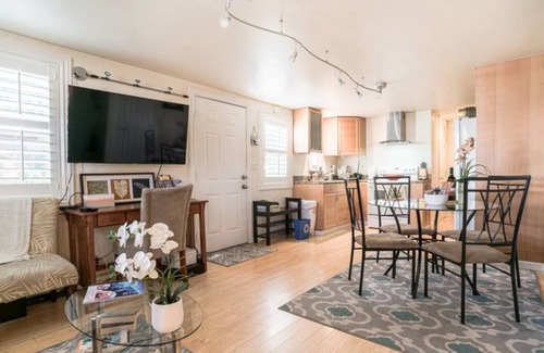 Downtown Apartamento | Hermoso apartamento de 1 dormitorio a minutos de la OFS en la casa victoriana (puede dormir 4)