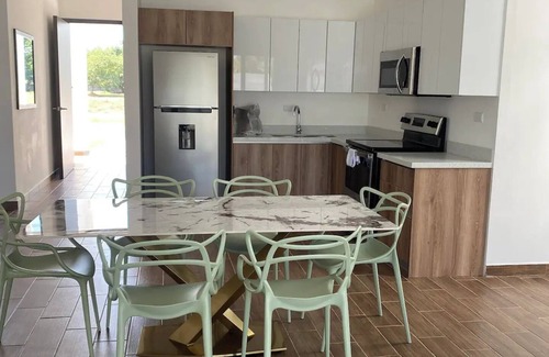 Puerto San Jose Casa | Beautiful 10 - Brisas Pacific House