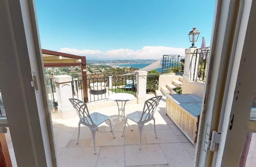 Theoule-sur-Mer Villa | Hermosa villa con magníficas vistas al mar y la montaña