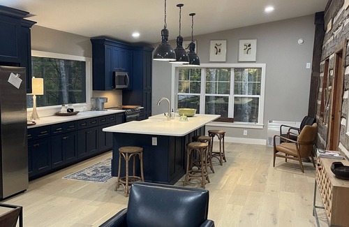 Winston - Salem Cabina | Beautiful 1800’s Cabin with newly renovated addition. WFU only 5 miles away.