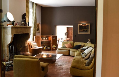 La Tour-d'Aigues Casa | Hermosa Domaine del siglo XVIII con parque privado, cancha de tenis, piscina, viñedos.