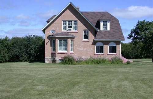 Division No. 16 Casa | Hermosa casa de campo de 1921 Brick & Fieldstone ... Casa Tummel