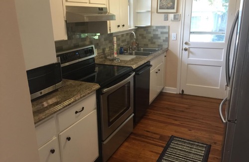 Lakewood Casa | Beautiful 1946 Bungalow close to downtown Jacksonville with Guesthouse