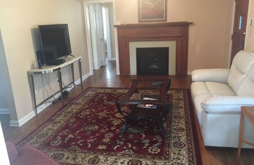 Lakewood Casa | Beautiful 1946 Bungalow close to downtown Jacksonville with Guesthouse