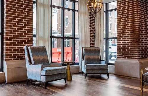 Cannonborough Elliotborough Complejo | 1 habitación, 1 baño Resort ubicado en King Street en Downtown, Charleston, SC