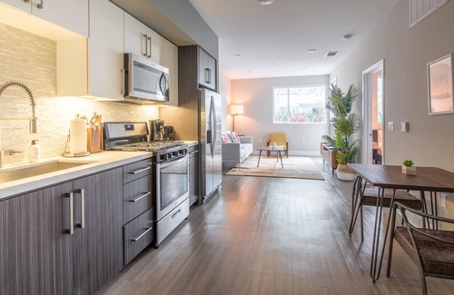 Airport Area Apartamento | Beautiful 1BR in Irvine, Parking + Pet-Friendly