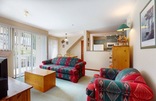 Village North Condominio | Beautiful 1st-floor condo with fireplace & patio, short walk or shuttle to lifts