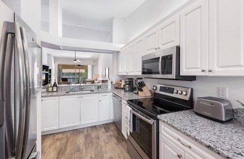 North Naples Condominio | BEAUTIFUL 2/2 Condo Naples *LOCATION*