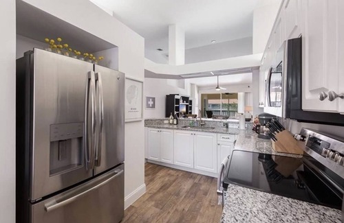 North Naples Condominio | BEAUTIFUL 2/2 Condo Naples *LOCATION*