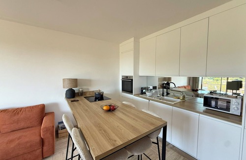 Bastide Giraud Condominio | Beautiful 2-bedroom apartment with sea view - swimming pool - tennis court