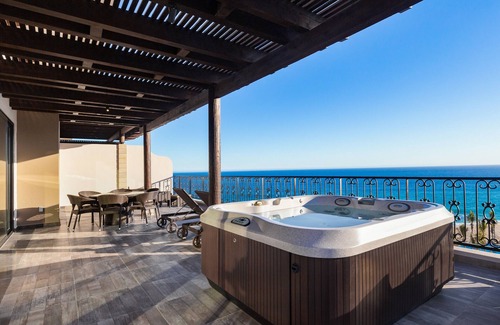 San José del Cabo Complejo | Beautiful 2 Bedroom Ocean Villa With Swim-able Beach In Cabo At Villa Valencia