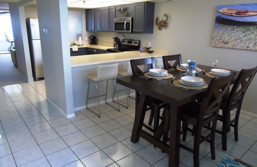 Redington Shores Condominio | Hermoso 2 / BD 2 / BA Justo en la playa!