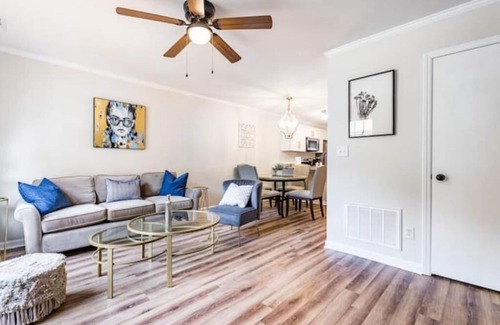 Southwest Raleigh Casa | Beautiful 2 bdr Townhome w King bed and free wifi