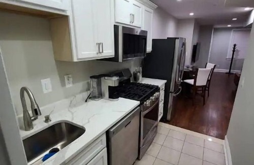 Trinidad Apartamento | Beautiful 2 Bed/1 Bath & Sofa Bed Near Union Station