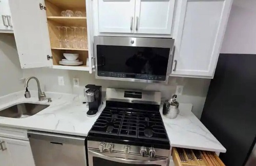 Trinidad Apartamento | Beautiful 2 Bed/1 Bath & Sofa Bed Near Union Station