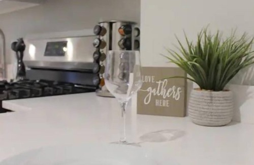 Cohoes Apartamento | ★ BEAUTIFUL 2 BED 2 BATH w/ SOAKER TUB + W/D★