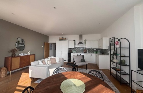 Worthing Apartamento | Beautiful 2 Bed Apartment on Beach by Urban Roost