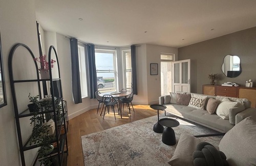 Worthing Apartamento | Beautiful 2 Bed Apartment on Beach by Urban Roost