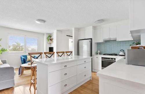 Freshwater Apartamento | Beautiful 2 Bed Apt Walk 5mins Beach 3mins Village