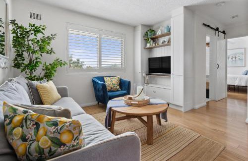 Freshwater Apartamento | Beautiful 2 Bed Apt Walk 5mins Beach 3mins Village