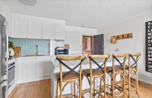 Freshwater Apartamento | Beautiful 2 Bed Apt Walk 5mins Beach 3mins Village