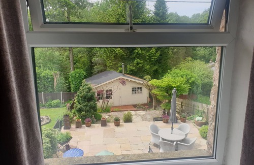 Hurst Green Cabaña | Beautiful 2-Bed Cottage in Hurst Green