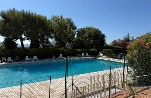 Bastide Giraud Casa | Beautiful 2-bedroom apartment with sea view - swimming pool - tennis court