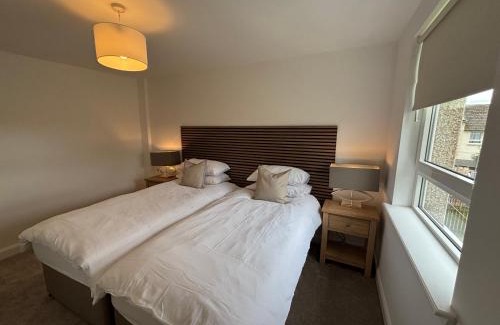 Airdrie Casa | Beautiful 2 Bed home Airdrie