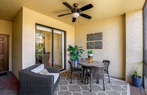 Naples Condominio | Beautiful 2-Bed 2-Bath Veranda w/ Den in brilliant Bonita National