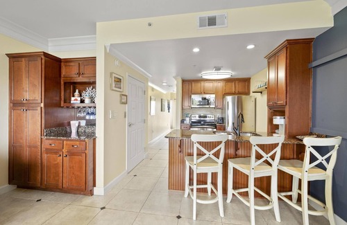 Villa Sabine Townhouses Casa | BEAUTIFUL 2 Bedroom, 2.5 Bath Townhouse on Sabine Bay w/ Elevator!