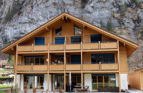 Lauterbrunnen Apartamento | Hermoso apartamento de 2 dormitorios con vistas al espectacular valle de Lauterbrunnen