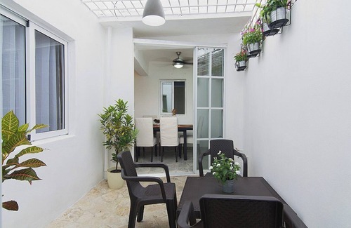 San Anton Casa | Beautiful 2 bedroom house directly on a park in the Colonial Zone
